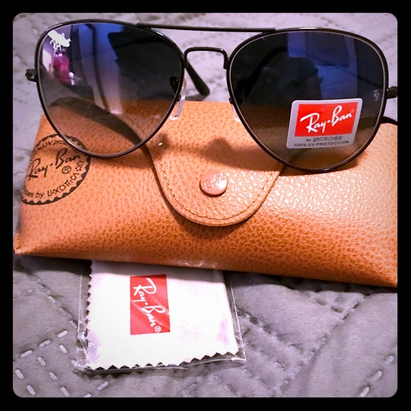 Ray Ban Black / Grey Gradient 58mm Sunglasses - Picture 1 of 2